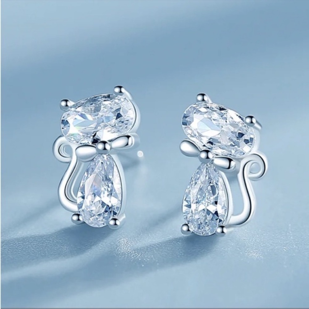 Adorable Dainty Kitty Cat Rhinestone Earring Studs